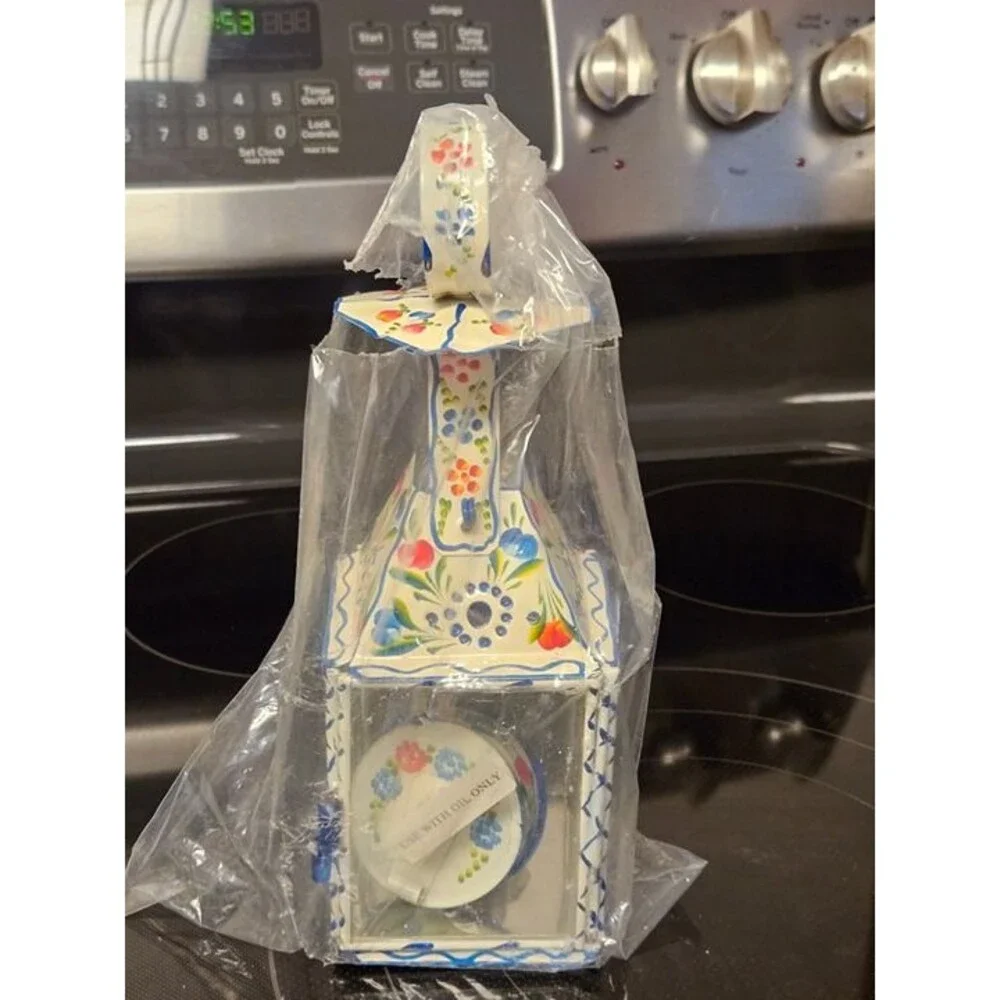 NIP Vintage Style Rustic Folk Art Painted Tin Oil Lantern Tramp Art White